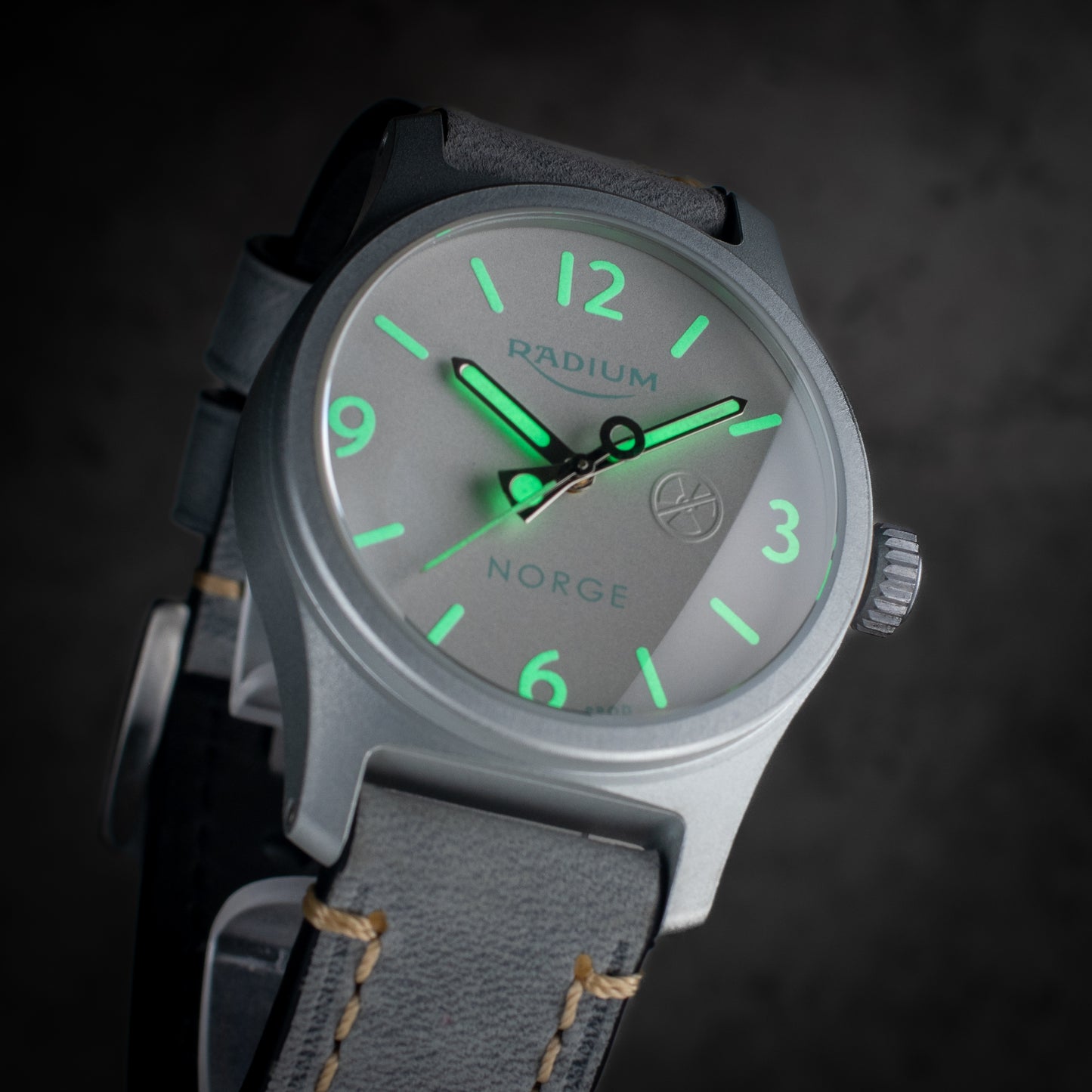 .38 Original Radium 369 - Behrensgate: Wo zeitlose Tradition auf moderne Eleganz trifft